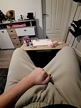 Snapshot of Kevindauerhorny chatting on 19, 1, 2025 Kevindauerhorny online show from 19, 1, 2025