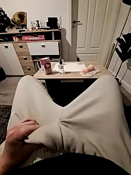 Snapshot of Kevindauerhorny chatting on 20, 1, 2025 Kevindauerhorny online show from 20, 1, 2025