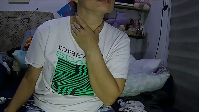 Snapshot of sexy_mary_69 chatting on 17, 4, 2026 sexy mary 69 online show from 17, 4, 2026