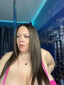 Snapshot of curvyfunlover chatting on 5, 5, 2026 curvyfunlover online show from 5, 5, 2026