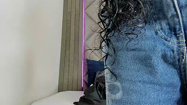 BriaConner  online show from 19, 3, 2025