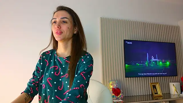 Snapshot of Addictive_T chatting on 11, 1, 2025 Addictive T online show from 11, 1, 2025