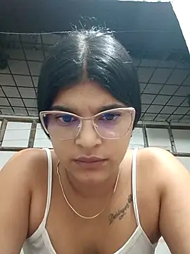 Snapshot of naughty-girl01 chatting on 22, 2, 2025 naughty-girl01 online show from 22, 2, 2025