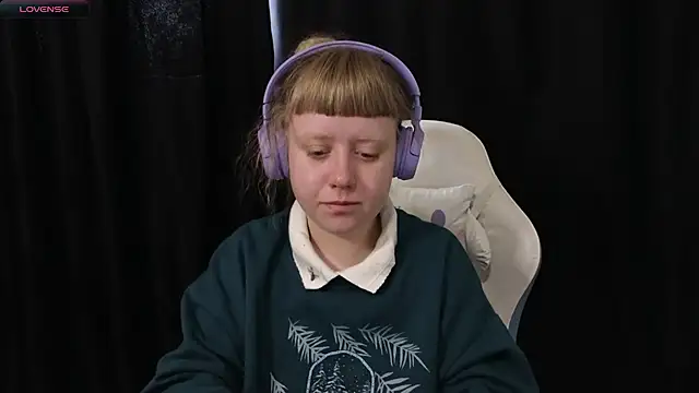Snapshot of June_shy0 chatting on 25, 4, 2026 June shy0 online show from 25, 4, 2026