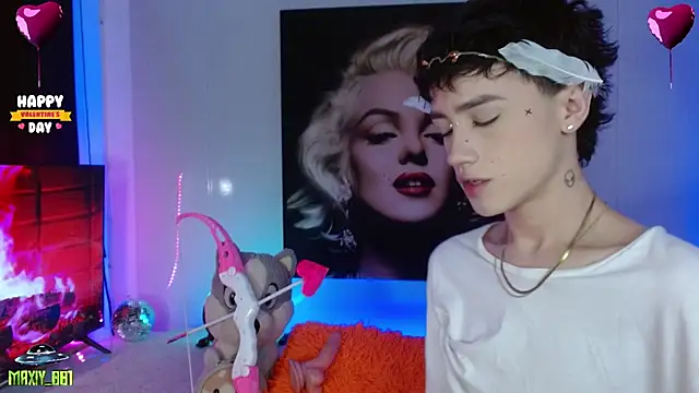 maxiy 001 online show from 16, 2, 2025