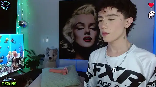 Snapshot of maxiy_001 chatting on 14, 5, 2026 maxiy 001 online show from 14, 5, 2026