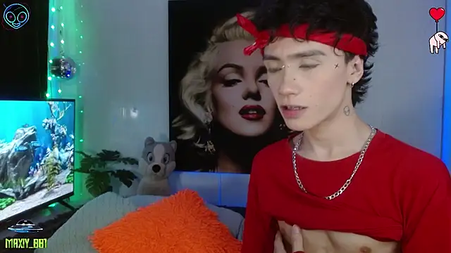 Snapshot of maxiy_001 chatting on 31, 5, 2026 maxiy 001 online show from 31, 5, 2026