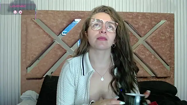 Snapshot of _isaabellaa chatting on 18, 5, 2026 isaabellaa online show from 18, 5, 2026