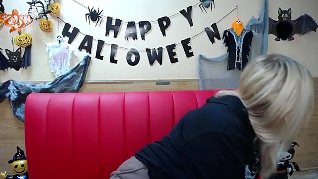 BeatriceFly online show from 28, 10, 2025