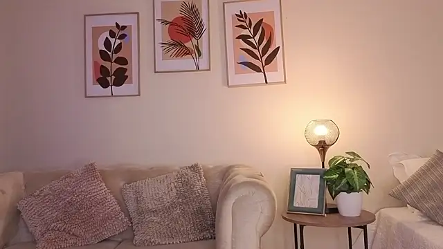 DahianaWalcott online show from 3, 2, 2026