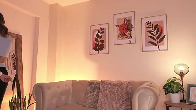 DahianaWalcott online show from 23, 2, 2026