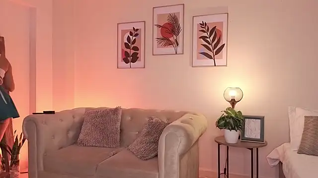 DahianaWalcott online show from 12, 3, 2026