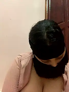 Snapshot of Miss-Soka chatting on 9, 12, 2024 Miss-Soka online show from 9, 12, 2024