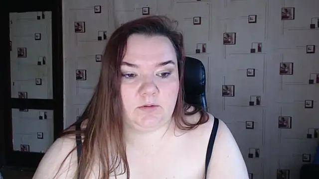 Snapshot of TasyaBigTTs chatting on 8, 11, 2025 TasyaBigTTs online show from 8, 11, 2025