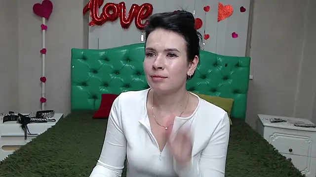 Snapshot of JasmineKouch chatting on 9, 7, 2026 JasmineKouch online show from 9, 7, 2026