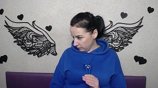 ElizabethSho online show from 19, 11, 2025