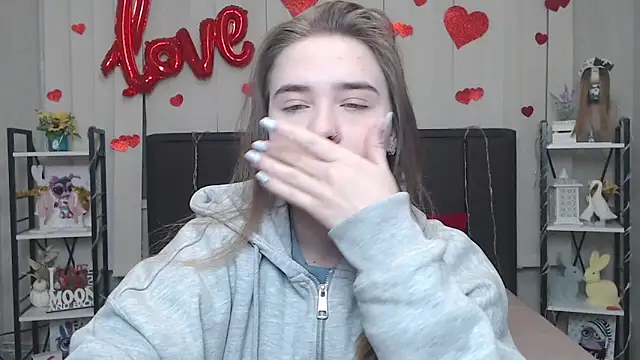 LauraHlot online show from 10, 2, 2026