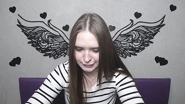 Snapshot of LauraHlot chatting on 18, 4, 2026 LauraHlot online show from 18, 4, 2026