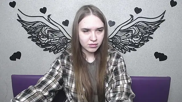 Snapshot of LauraHlot chatting on 22, 4, 2026 LauraHlot online show from 22, 4, 2026