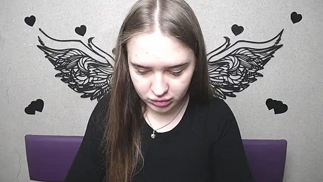 Snapshot of LauraHlot chatting on 28, 4, 2026 LauraHlot online show from 28, 4, 2026