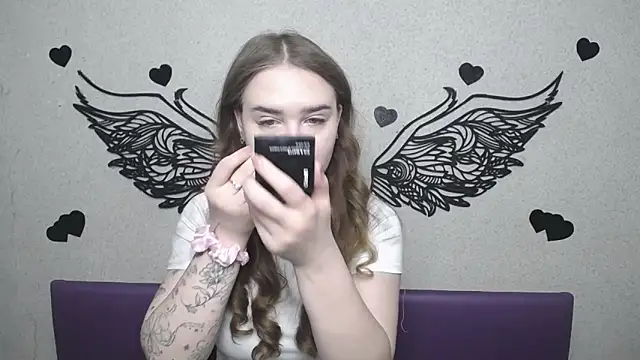Snapshot of LauraHlot chatting on 29, 4, 2026 LauraHlot online show from 29, 4, 2026