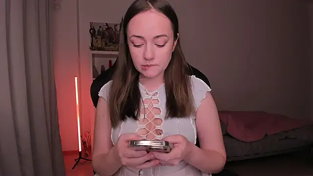 Snapshot of WalkingGirl chatting on 2, 2, 2025 WalkingGirl online show from 2, 2, 2025