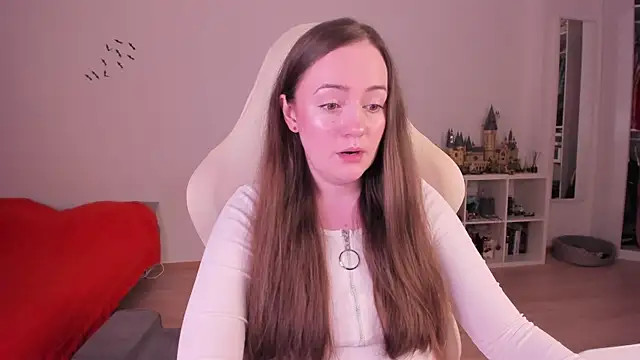 Snapshot of WalkingGirl chatting on 9, 11, 2025 WalkingGirl online show from 9, 11, 2025