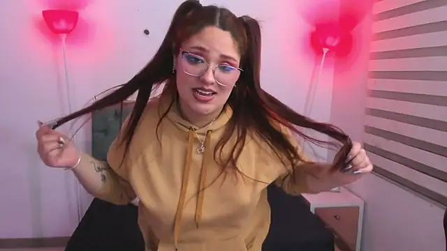 Camiila Osorio online show from 9, 2, 2025