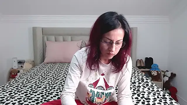 CatWoman0001 online show from 16, 12, 2025