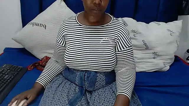 Thickchocolatex2 online show from 22, 3, 2026