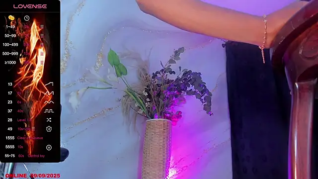 Snapshot of Karla-Ebony chatting on 9, 9, 2025 Karla-Ebony online show from 9, 9, 2025