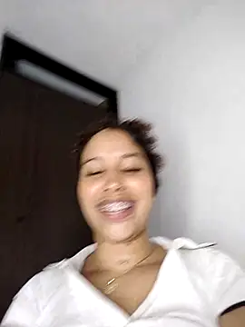 MarieLeon online show from 28, 2, 2025