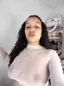 MarieLeon online show from 5, 3, 2025