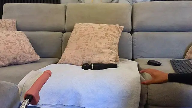 anellejones online show from 7, 3, 2026