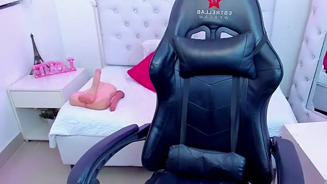 Snapshot of silvana__miller chatting on 11, 1, 2025 silvana miller online show from 11, 1, 2025