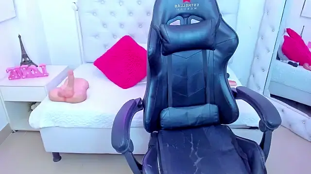 Snapshot of silvana__miller chatting on 5, 2, 2025 silvana miller online show from 5, 2, 2025