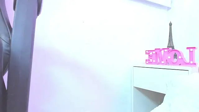 Snapshot of silvana__miller chatting on 5, 2, 2025 silvana miller online show from 5, 2, 2025