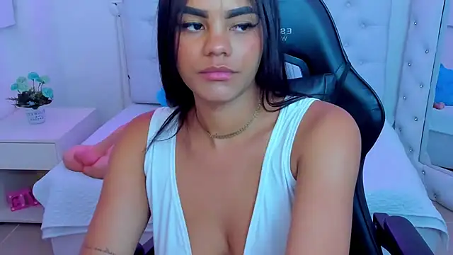 Snapshot of silvana__miller chatting on 18, 2, 2025 silvana miller online show from 18, 2, 2025