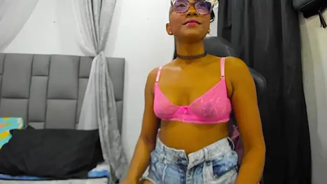 Snapshot of MurphyAngelina chatting on 6, 5, 2026 MurphyAngelina online show from 6, 5, 2026