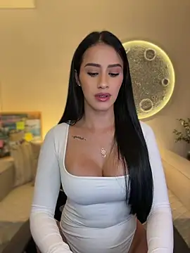 Snapshot of SarahhSmitth1 chatting on 5, 7, 2026 SarahhSmitth1 online show from 5, 7, 2026