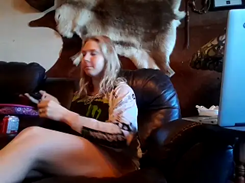 Ryan and Aurora online show from 20, 4, 2026