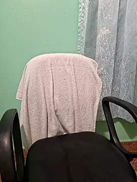 Snapshot of N-Natasha chatting on 1, 2, 2025 N-Natasha online show from 1, 2, 2025