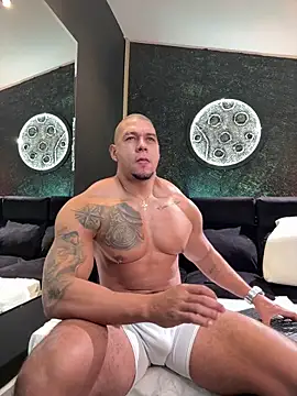 Snapshot of MassimoWalton2 chatting on 28, 9, 2025 MassimoWalton2 online show from 28, 9, 2025