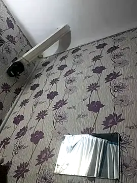 Snapshot of SweetLeila40 chatting on 22, 2, 2025 SweetLeila40 online show from 22, 2, 2025