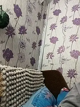 Snapshot of SweetLeila40 chatting on 2, 3, 2025 SweetLeila40 online show from 2, 3, 2025