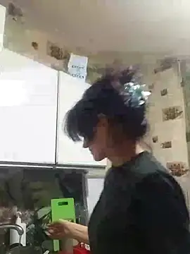 Snapshot of SweetLeila40 chatting on 1, 12, 2025 SweetLeila40 online show from 1, 12, 2025