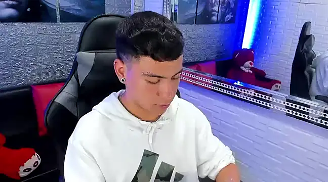 salvadorgomezx online show from 21, 12, 2024