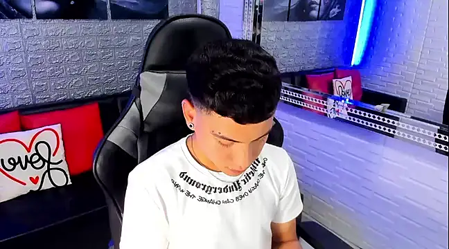 salvadorgomezx online show from 3, 1, 2025