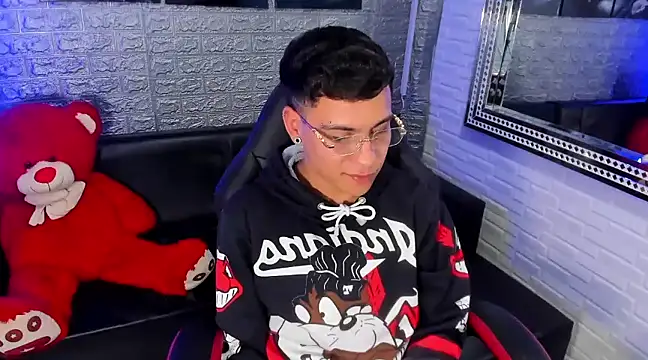 salvadorgomezx online show from 7, 2, 2025