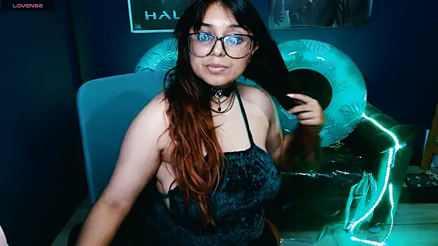 Snapshot of X_CHERRY_XX chatting on 2, 2, 2025 X CHERRY XX online show from 2, 2, 2025
